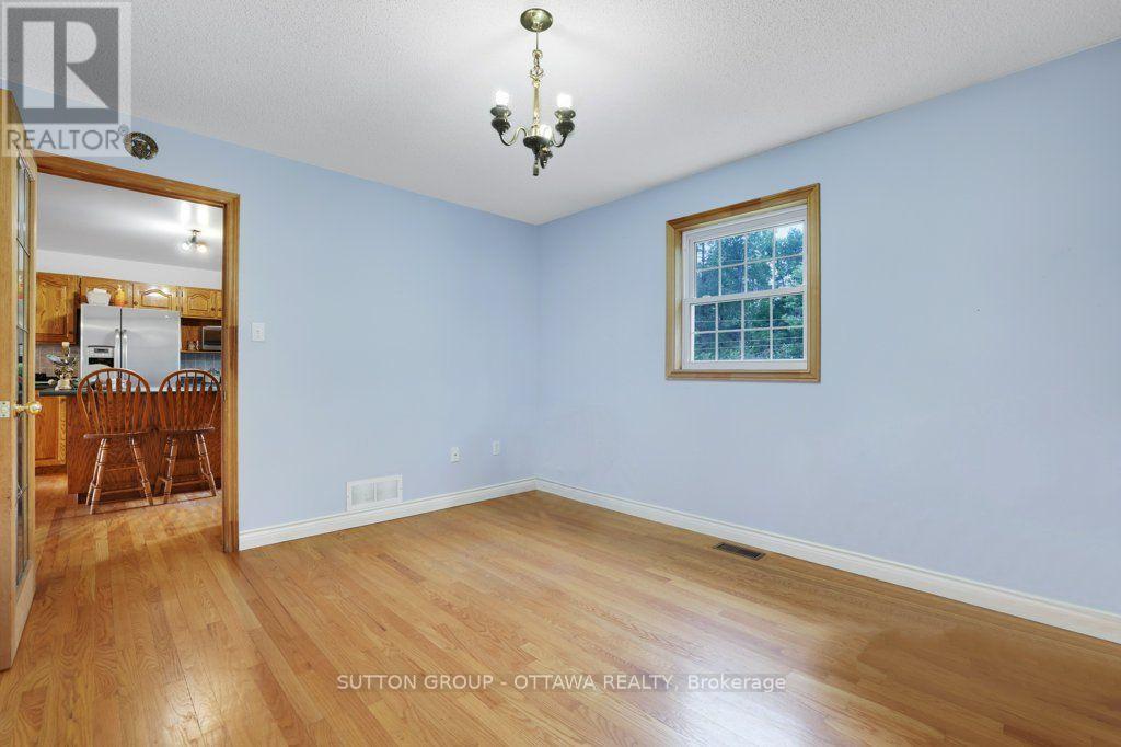 595 HOLBROOK ROAD - Image 25