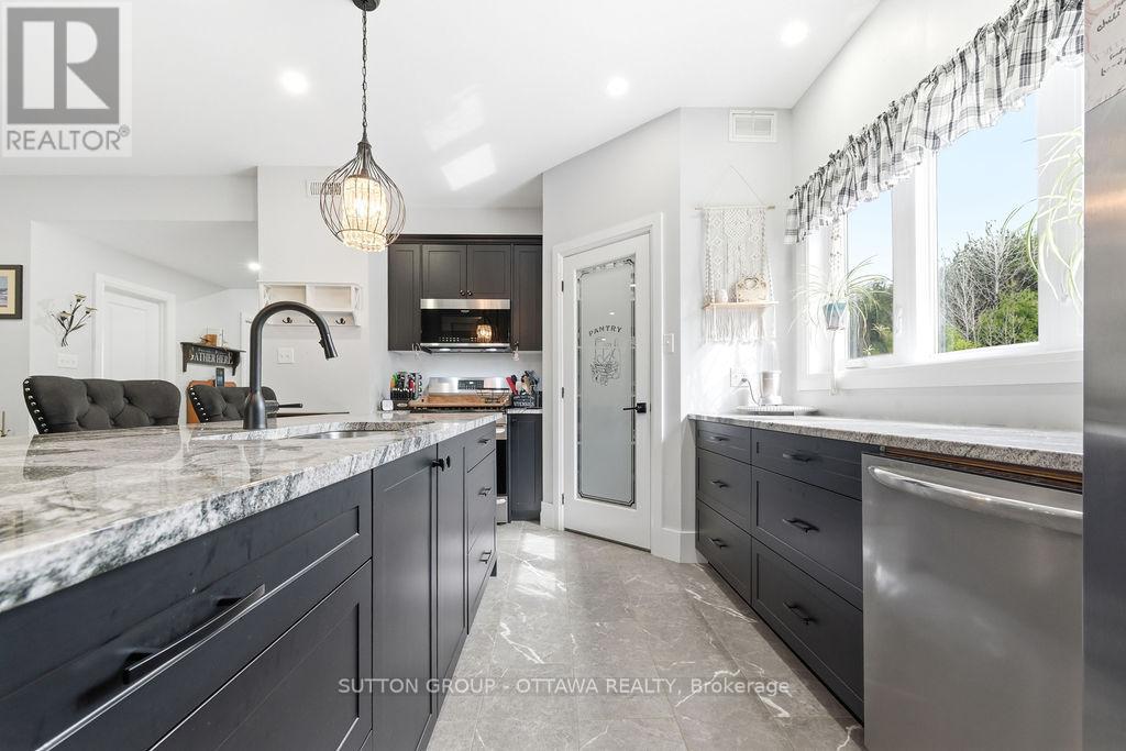 12 EASTERN AVENUE - Image 31