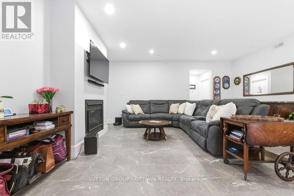 12 EASTERN AVENUE - Image 37