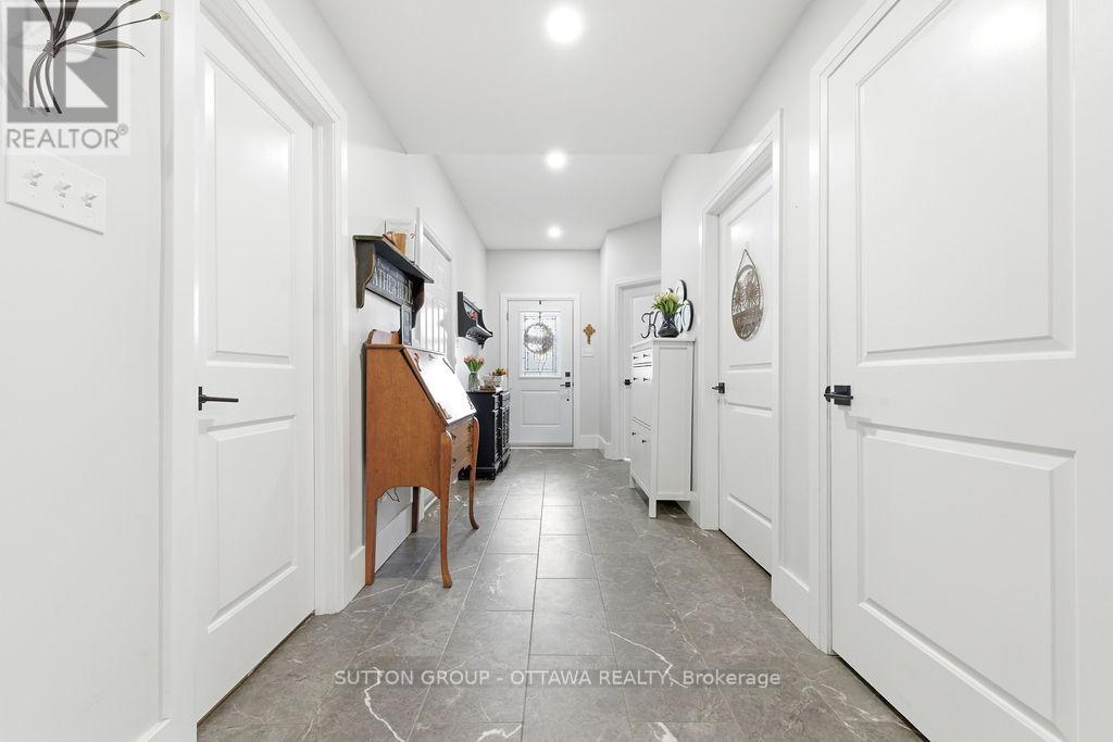 12 EASTERN AVENUE - Image 17