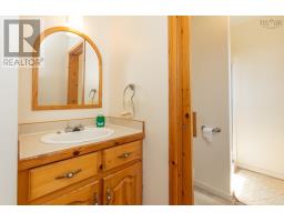 194 Thomas Road, Cape Forchu, NS B5A5G7 Photo 27