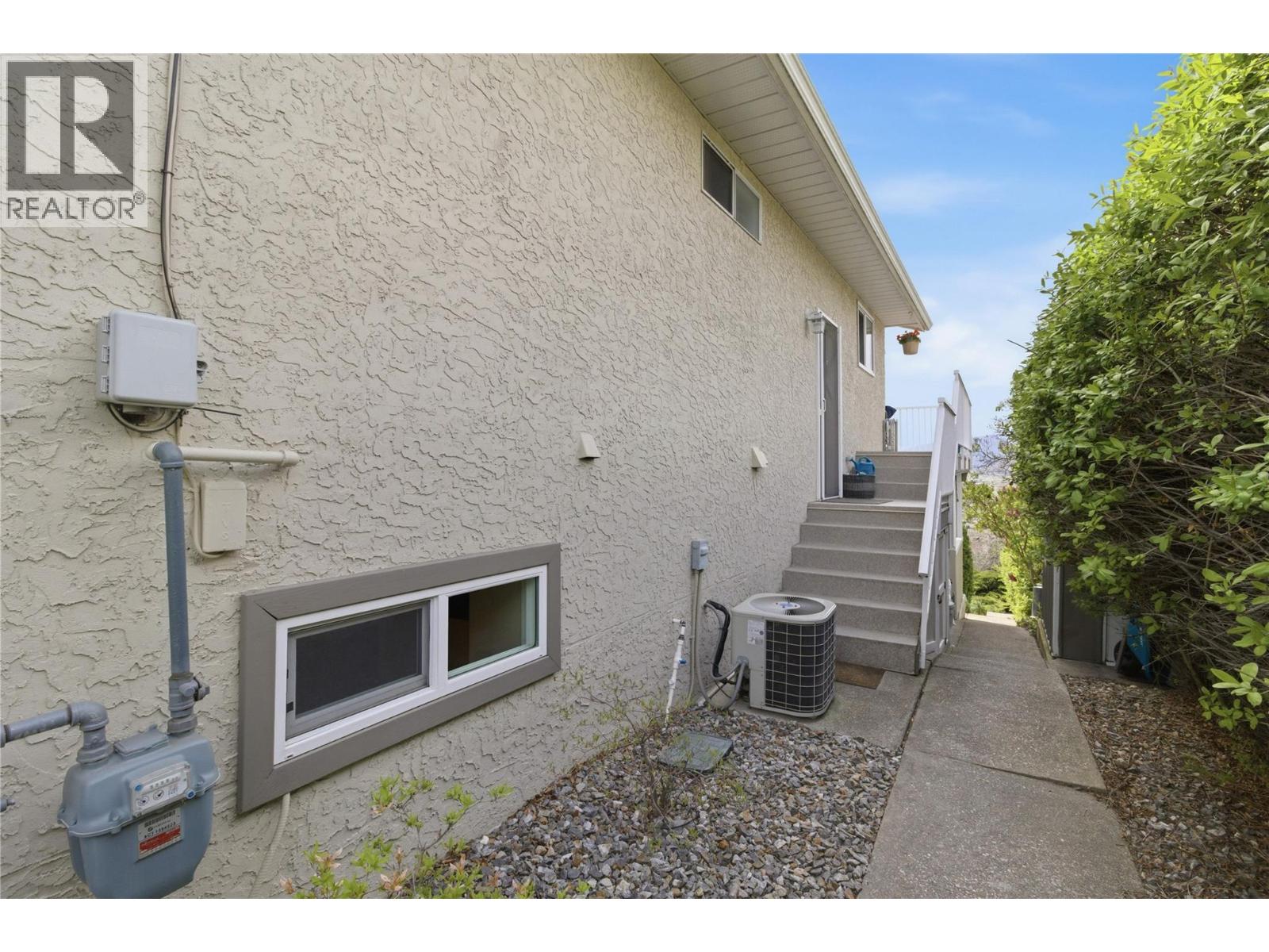 869 McKenzie Road - 16