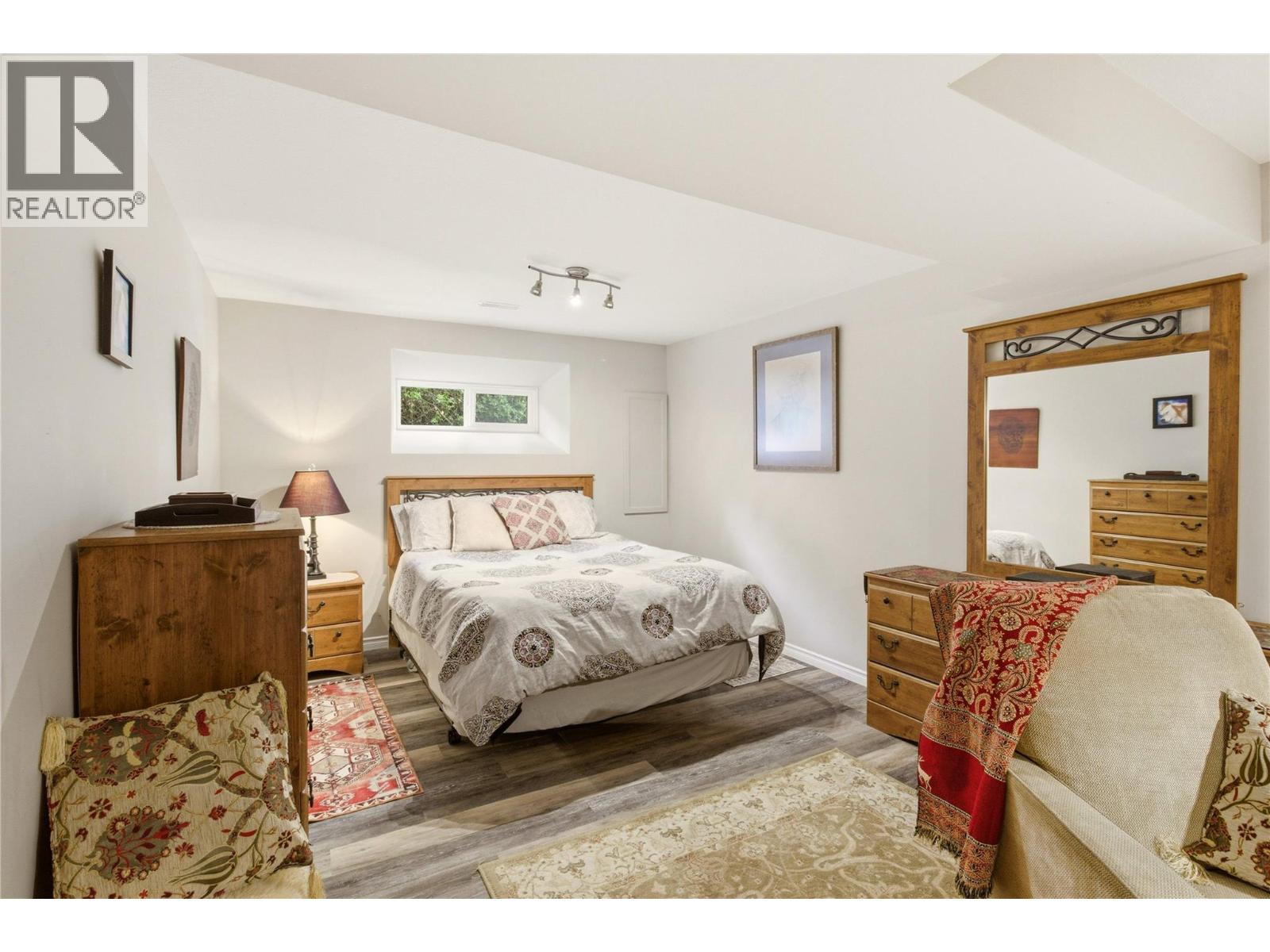 869 McKenzie Road - 23