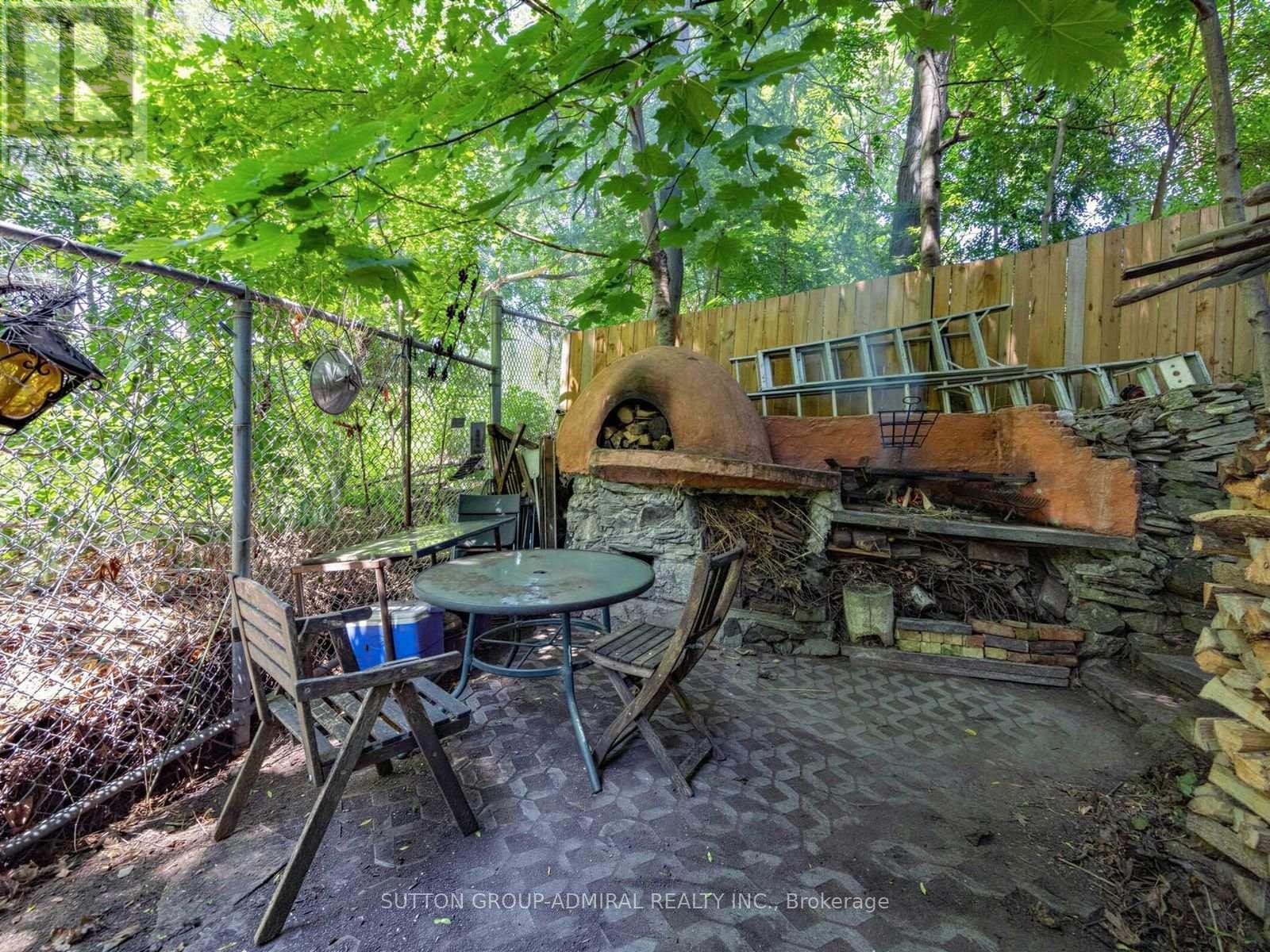 246 ELLIS AVENUE - 36