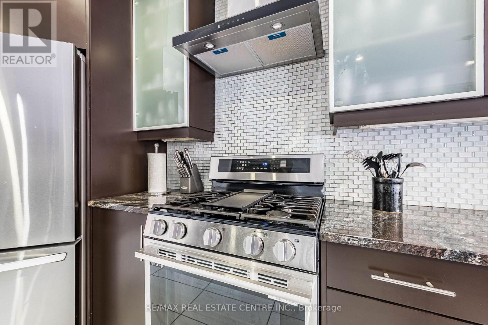40 CACHET COURT - 18