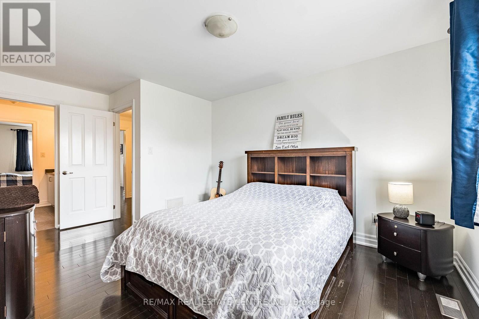 40 CACHET COURT - 32