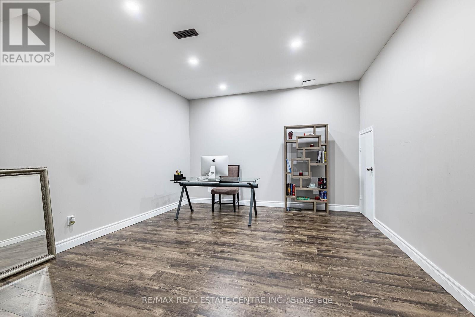 40 CACHET COURT - 40