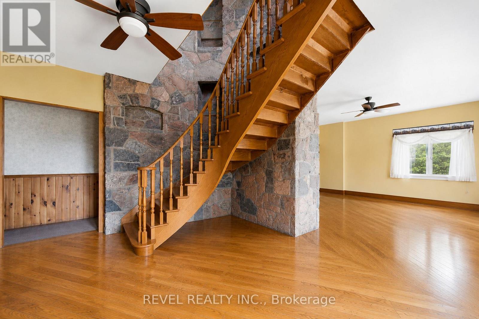 3156 ESCARPMENT SIDE ROAD - 6