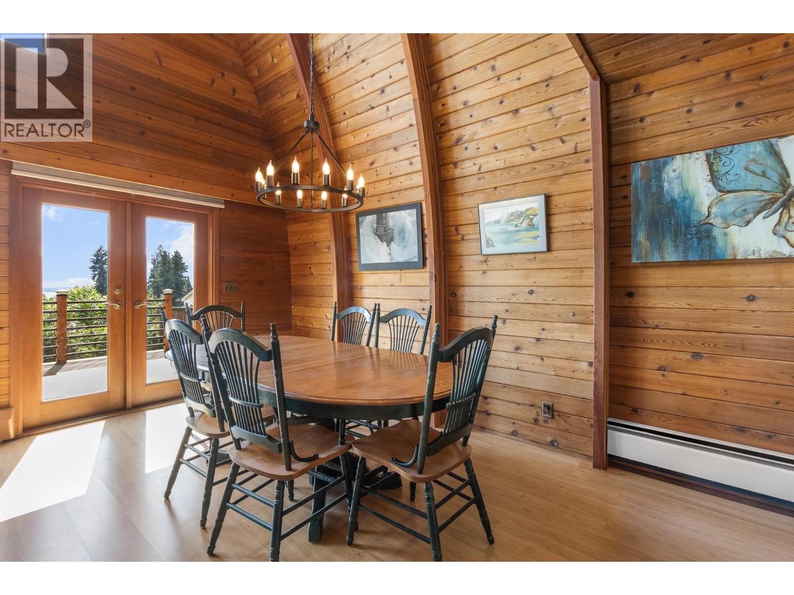 5261 Lakeshore Road NE - 9