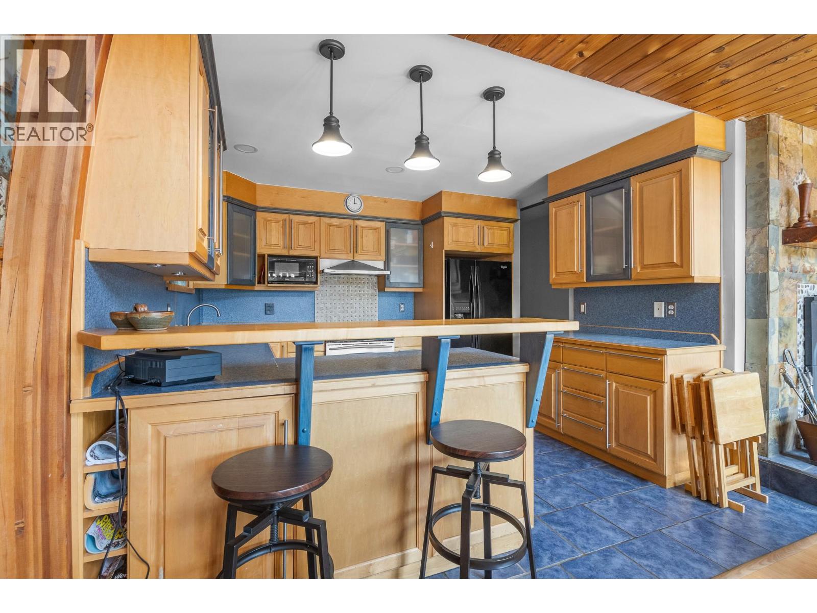 5261 Lakeshore Road NE - 11