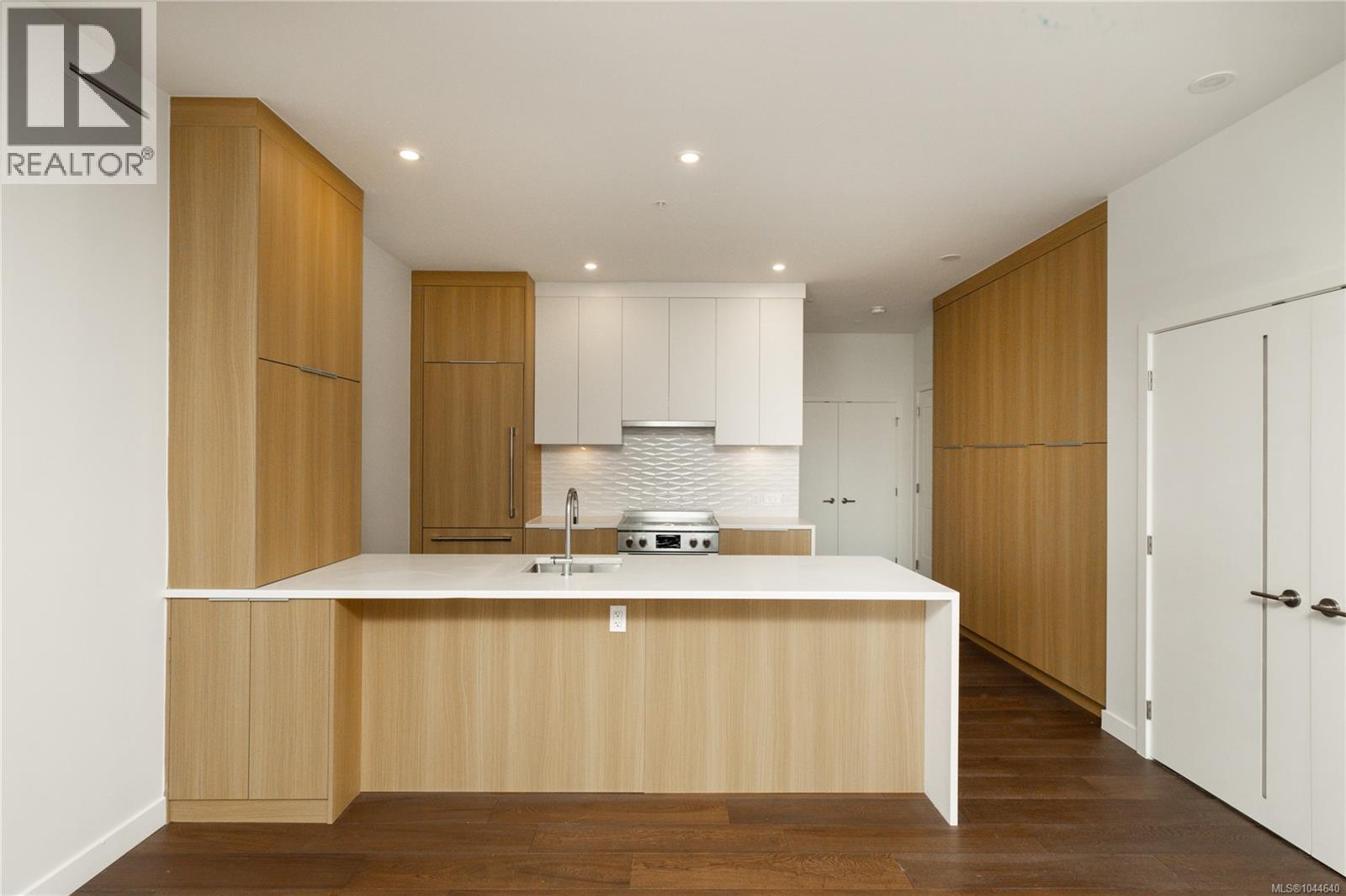 #107 9570 Fifth St - 6