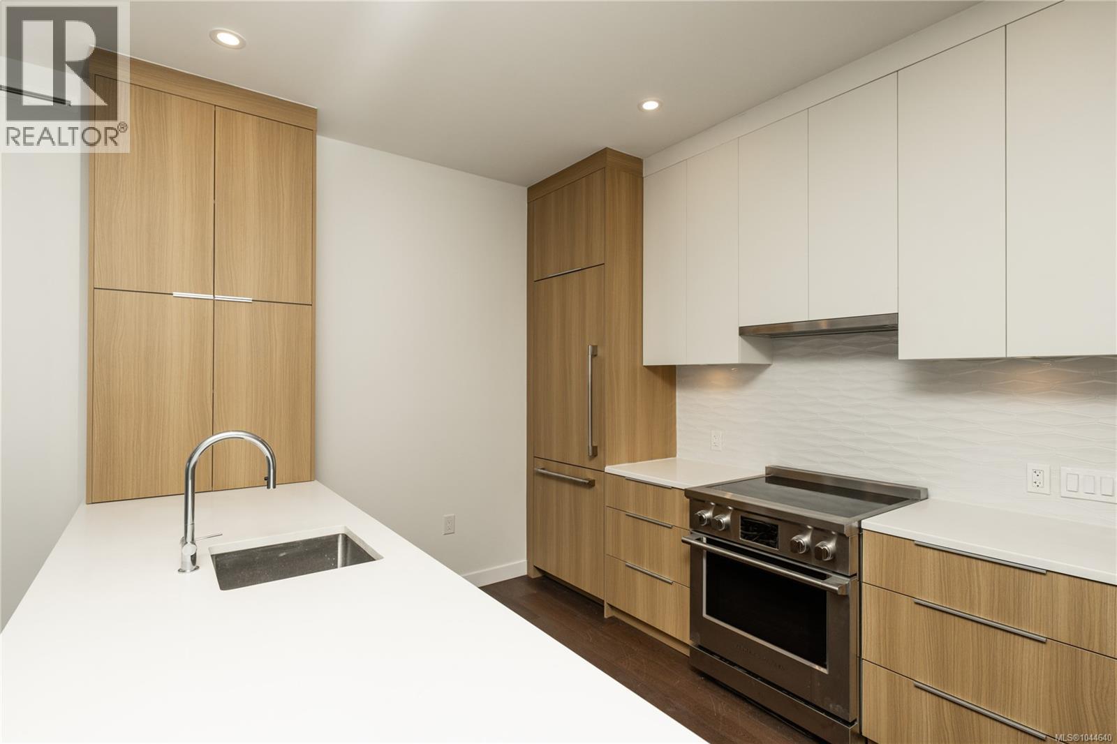 #107 9570 Fifth St - 7