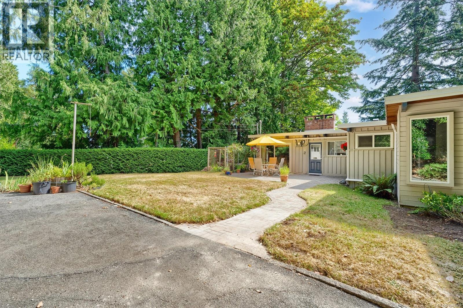 4902 Lochside Dr - Image 24