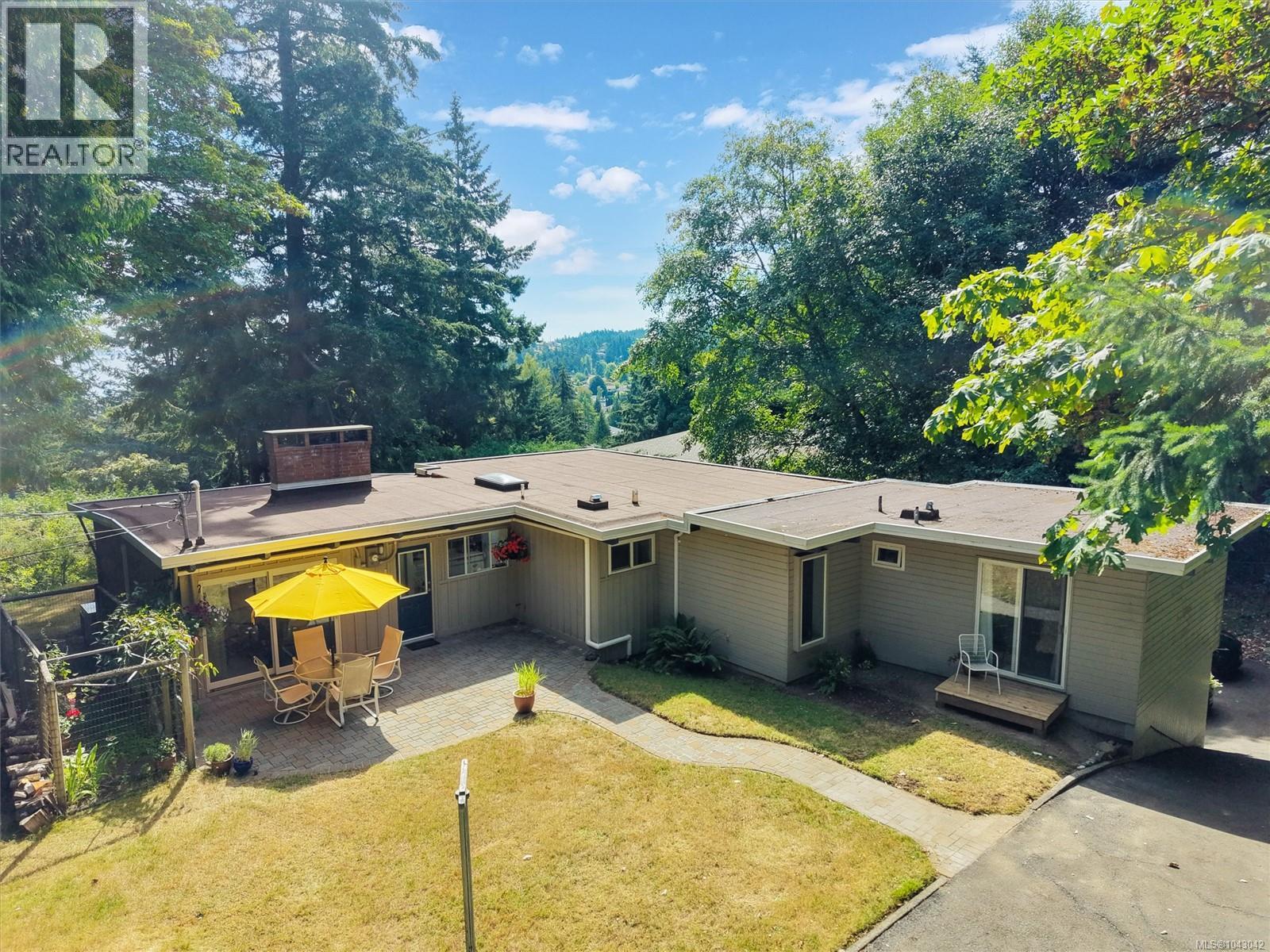 4902 Lochside Dr - Image 25