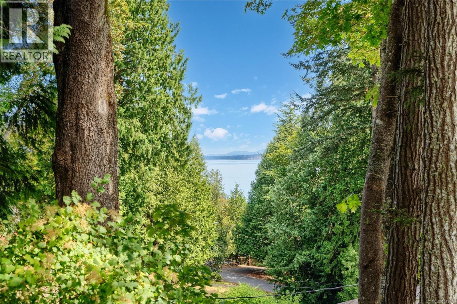 4902 Lochside Dr - Image 30
