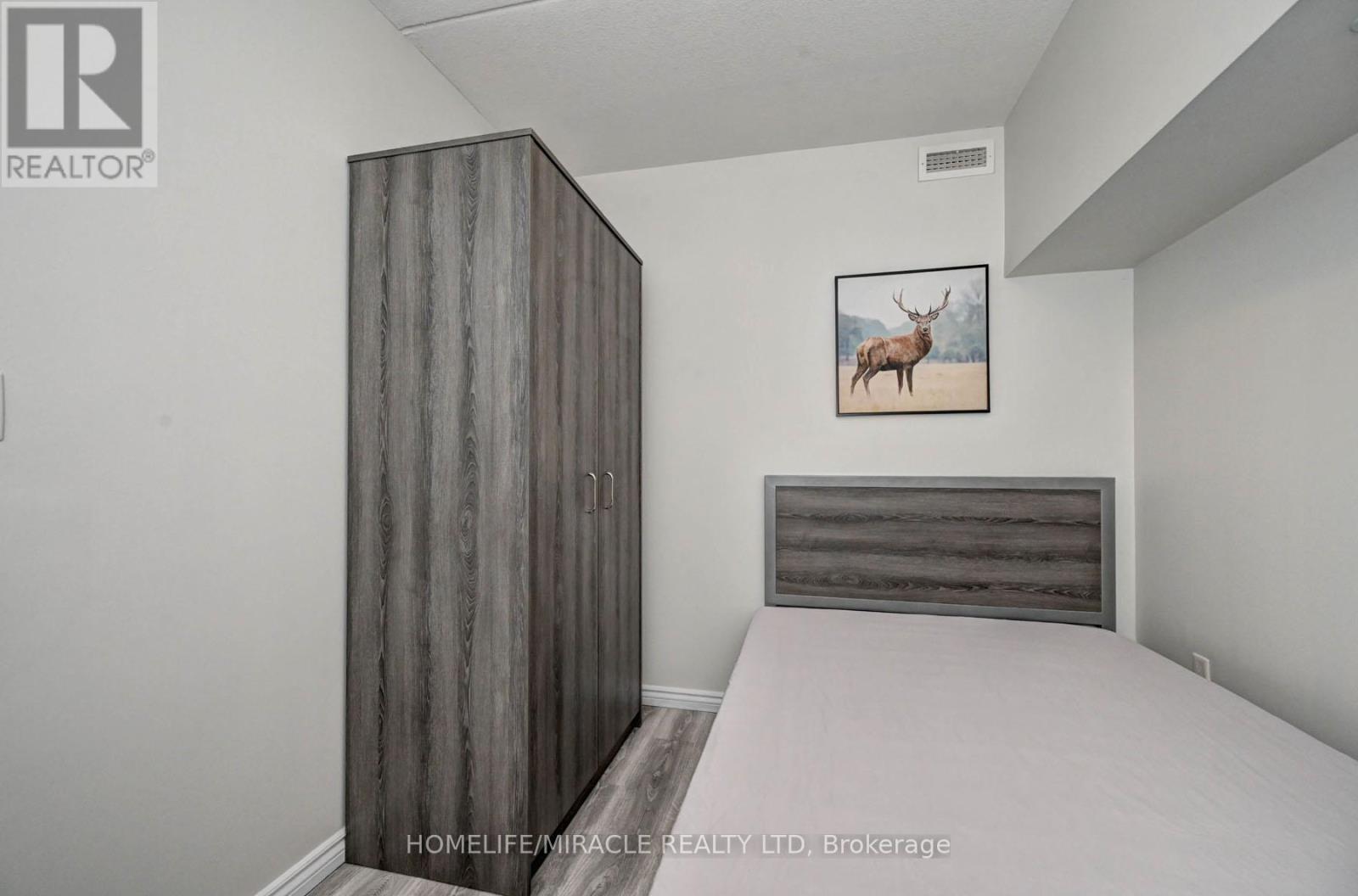 #209F 275 LARCH STREET - 23
