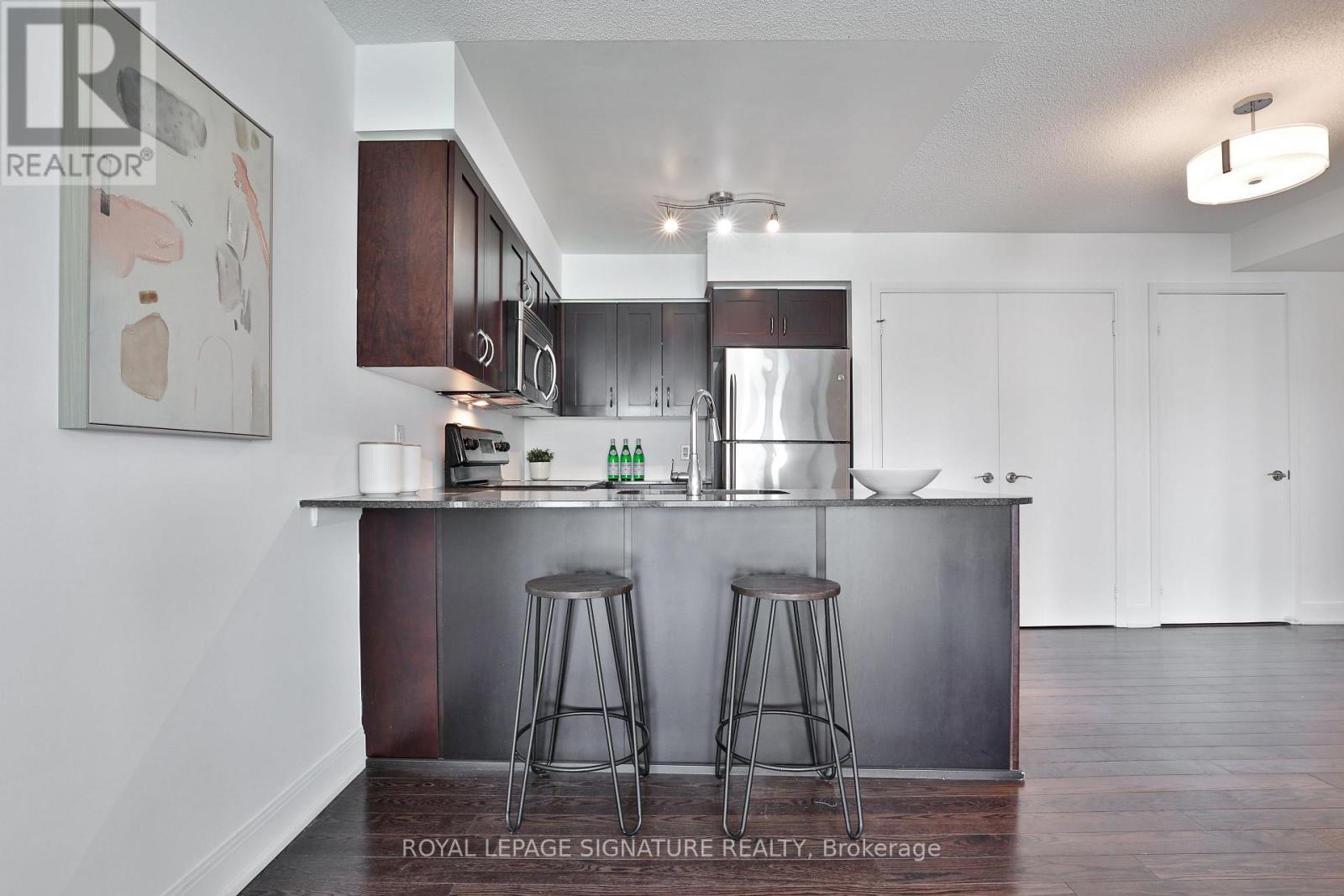 #902 2181 YONGE STREET - 11