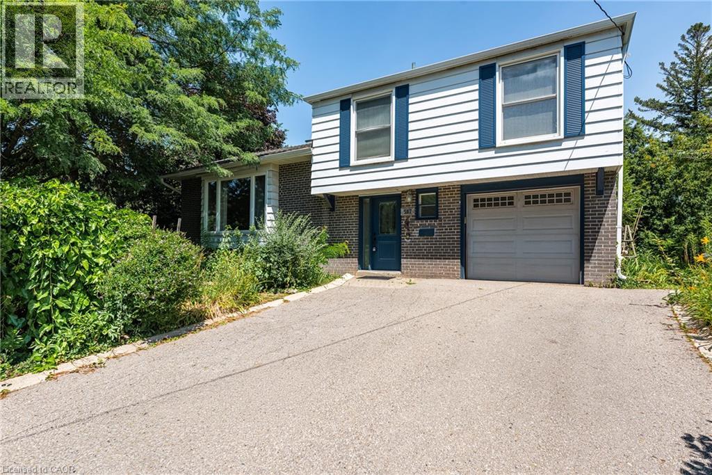 Photo of 557 TRAFFORD Crescent