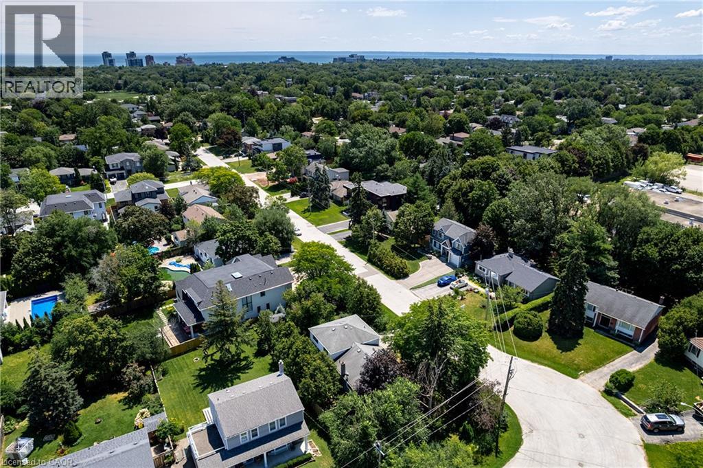 557 TRAFFORD Crescent - 27