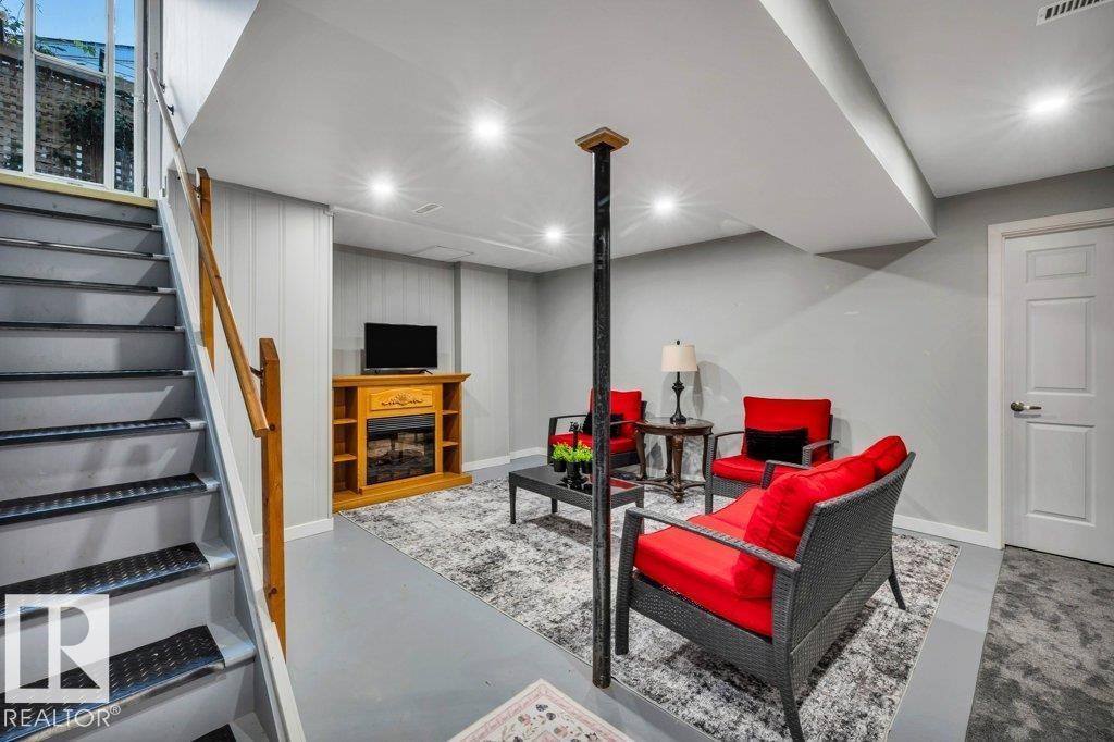 216 Greenwood DR - 31