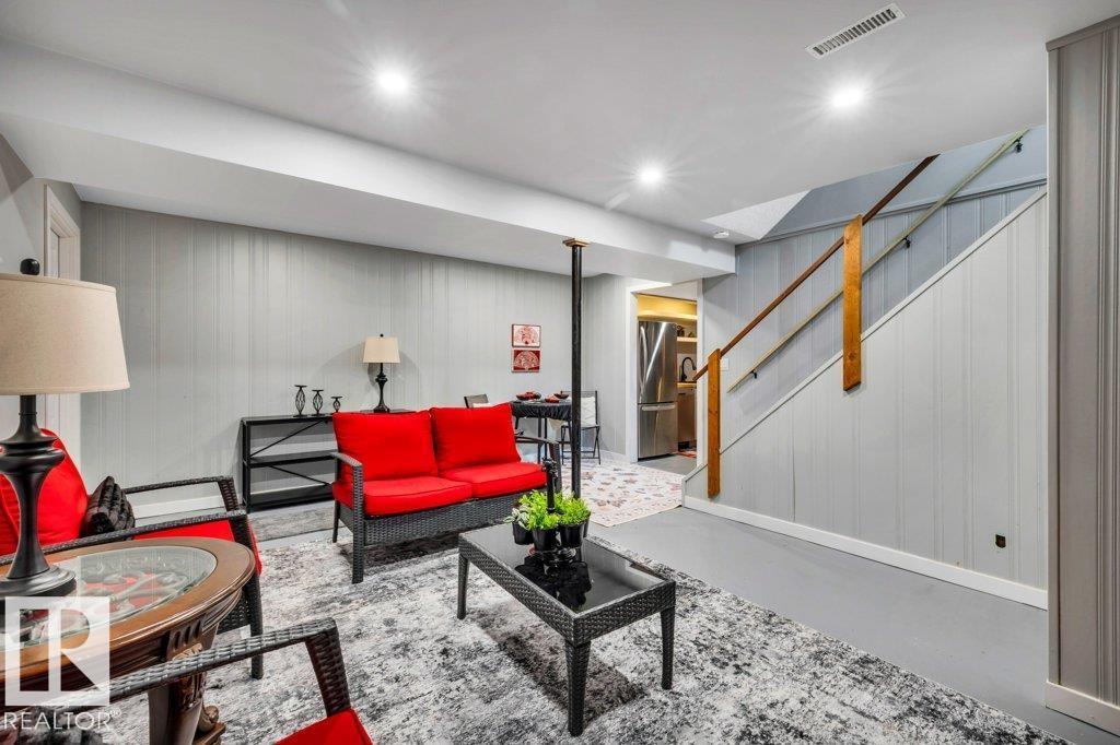 216 Greenwood DR - 33