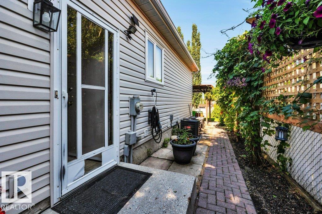 216 Greenwood DR - 44