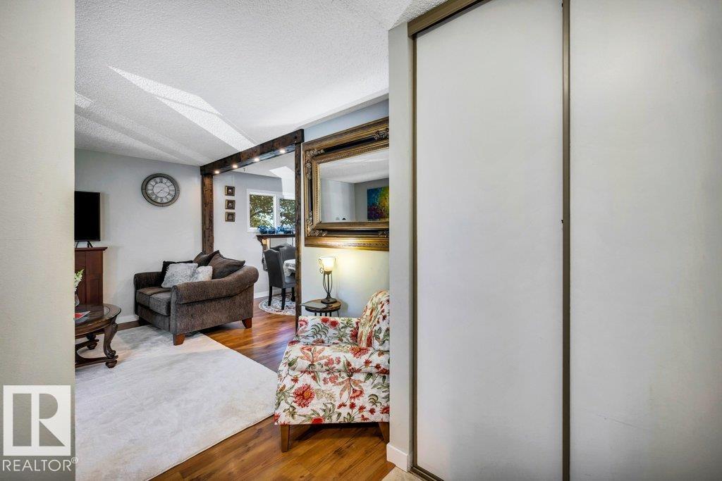 216 Greenwood DR - 8