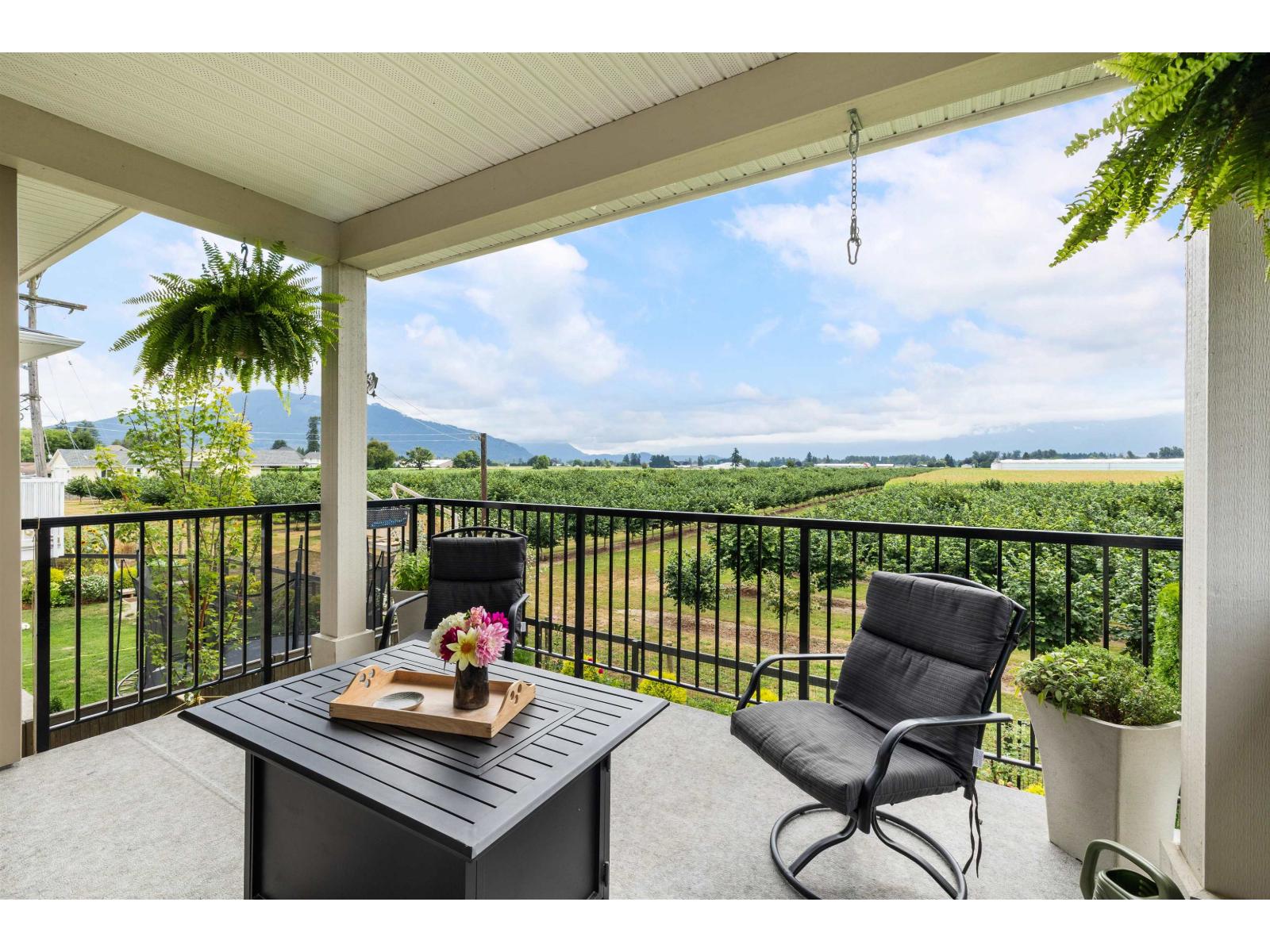 10392 WEDGEWOOD DRIVE, Fairfield Island, Chilliwack