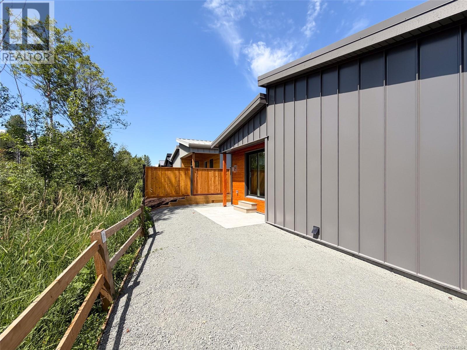 #49 3025 Royston Rd - Image 25