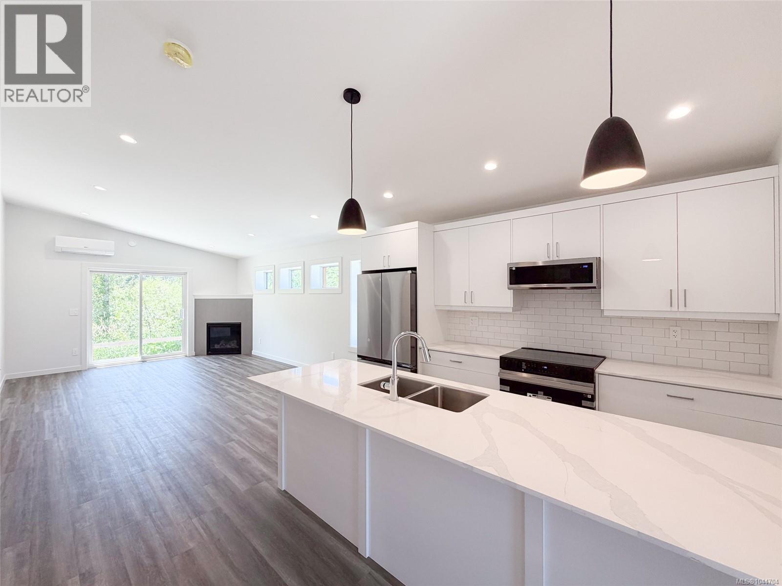 #49 3025 Royston Rd - Image 4