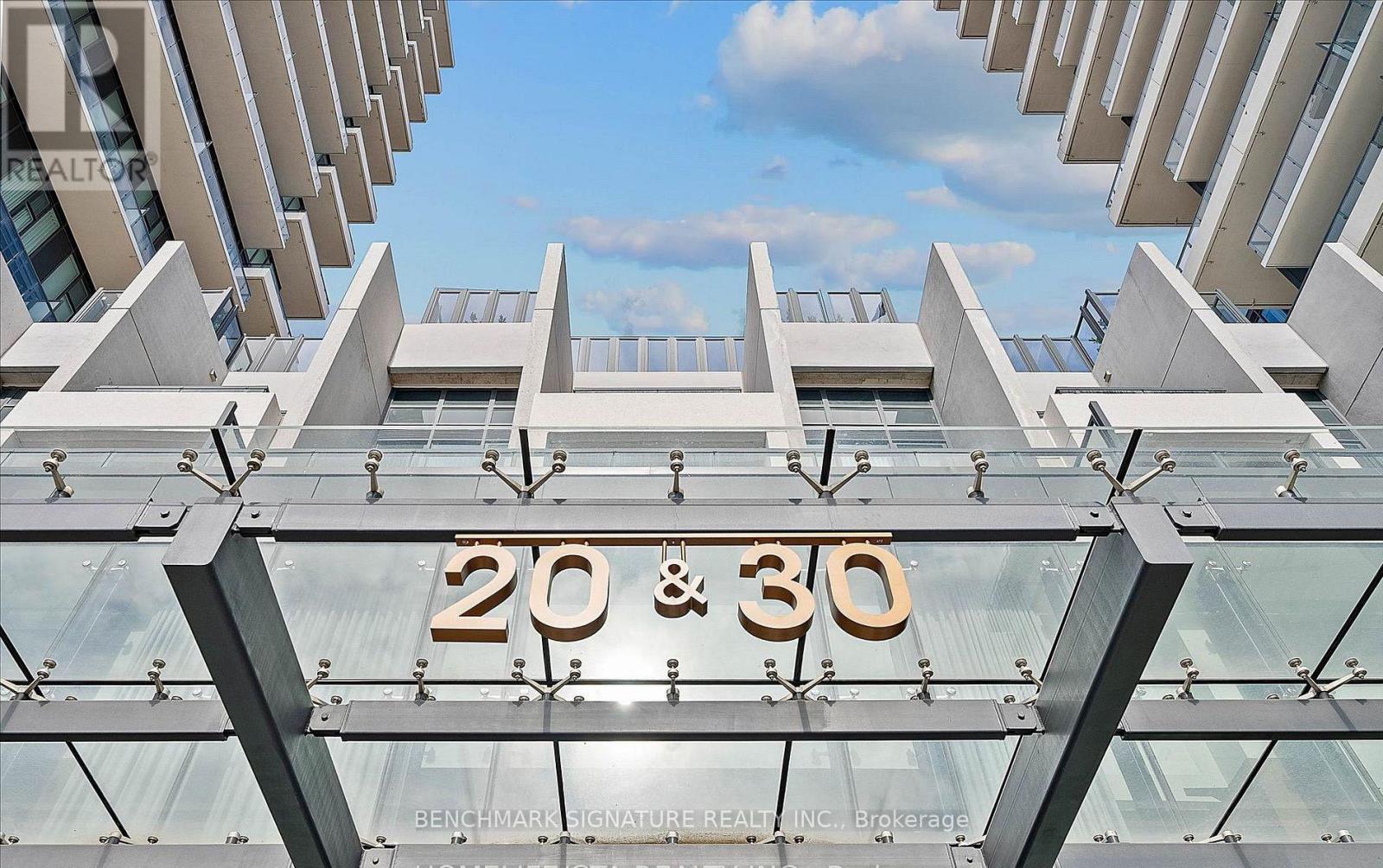 #206 30 INN ON THE PARK DRIVE - Image 25