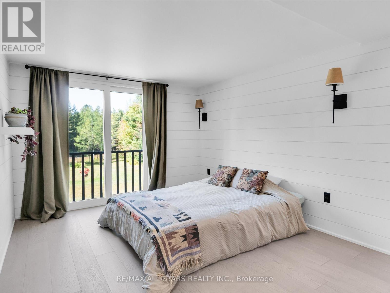 1435 FALKENBURG ROAD - Image 37
