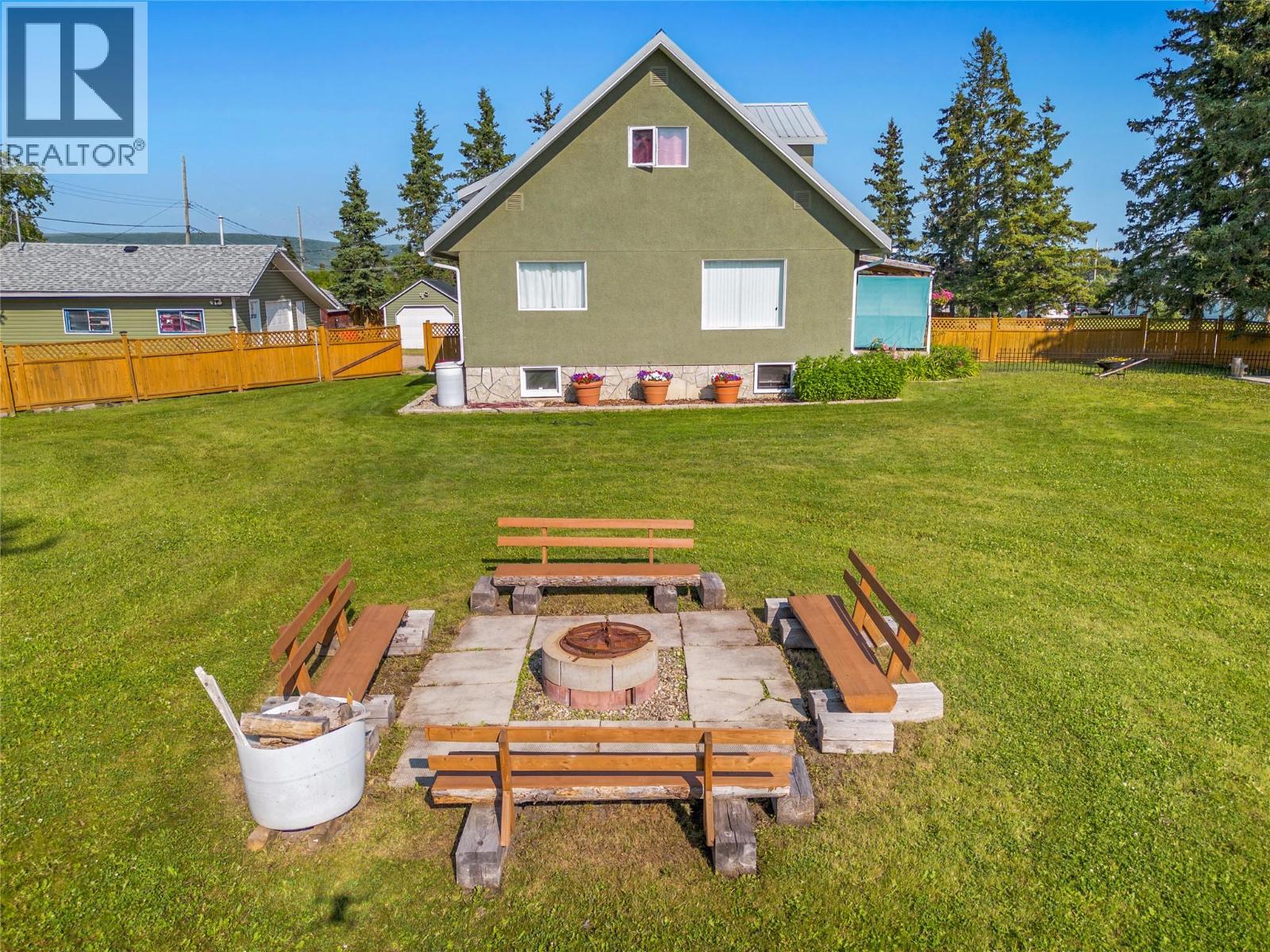 4800 47 Avenue - 46