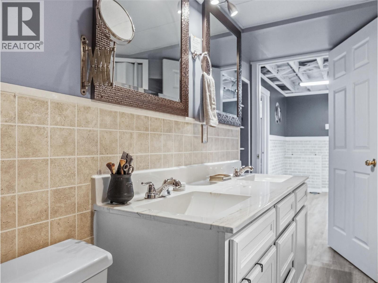 4800 47 Avenue - Image 25