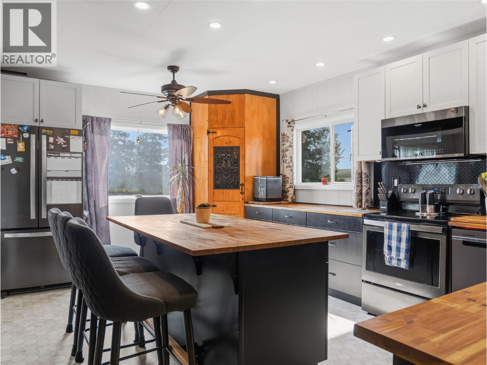 4800 47 Avenue - Image 4