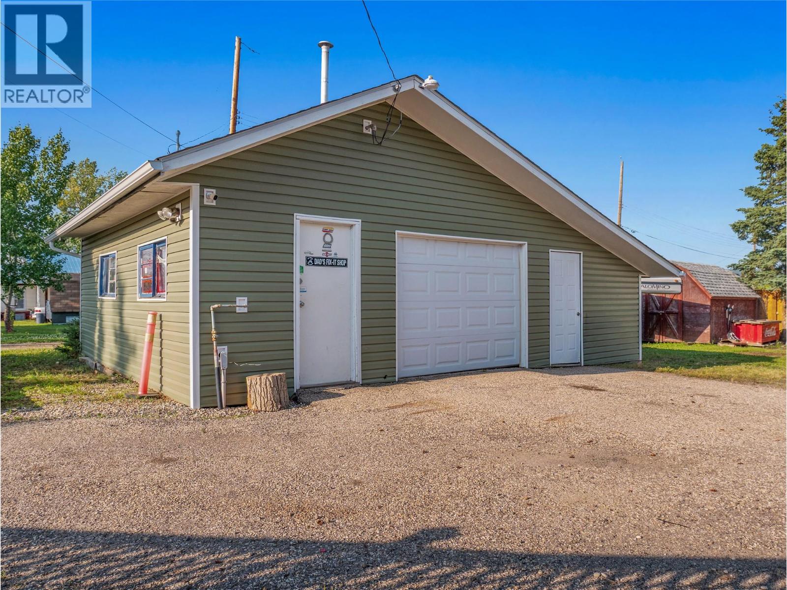 4800 47 Avenue - 72