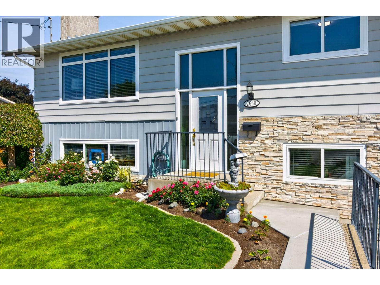 2660 Argyle Avenue - 1