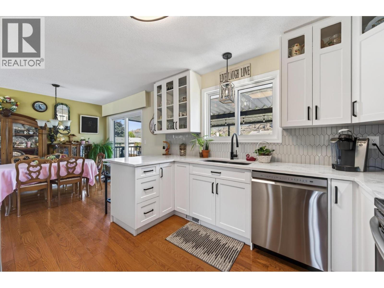2660 Argyle Avenue - Image 5