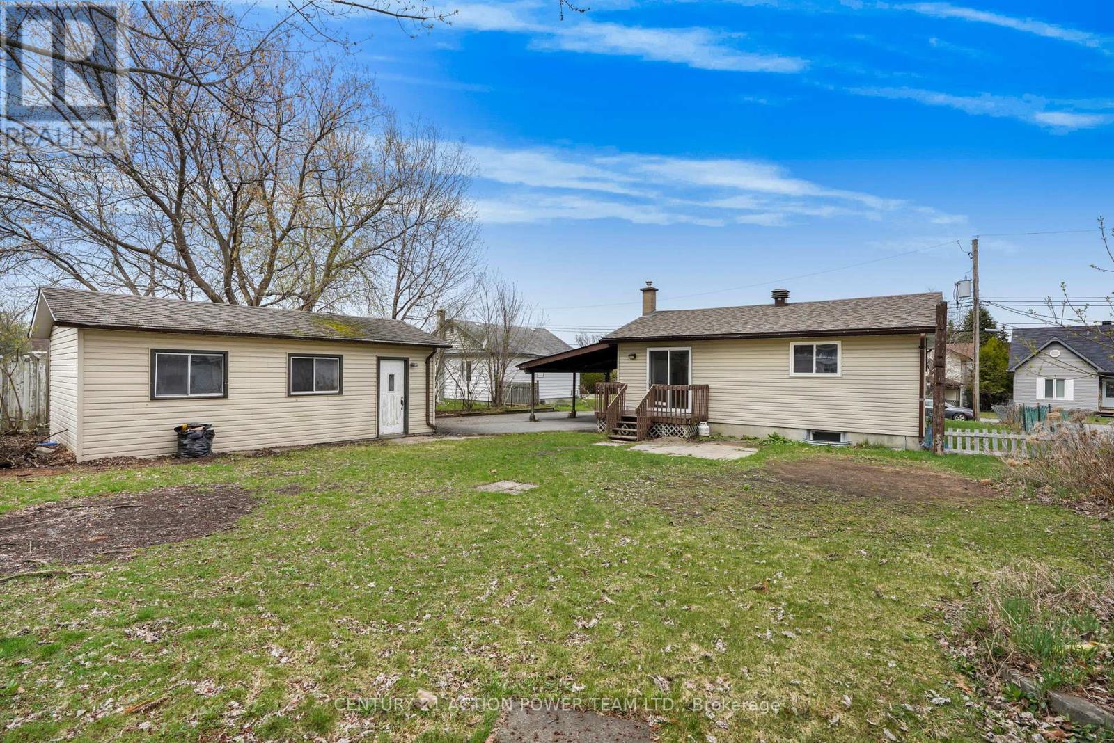 983 CHAPMAN STREET - 2