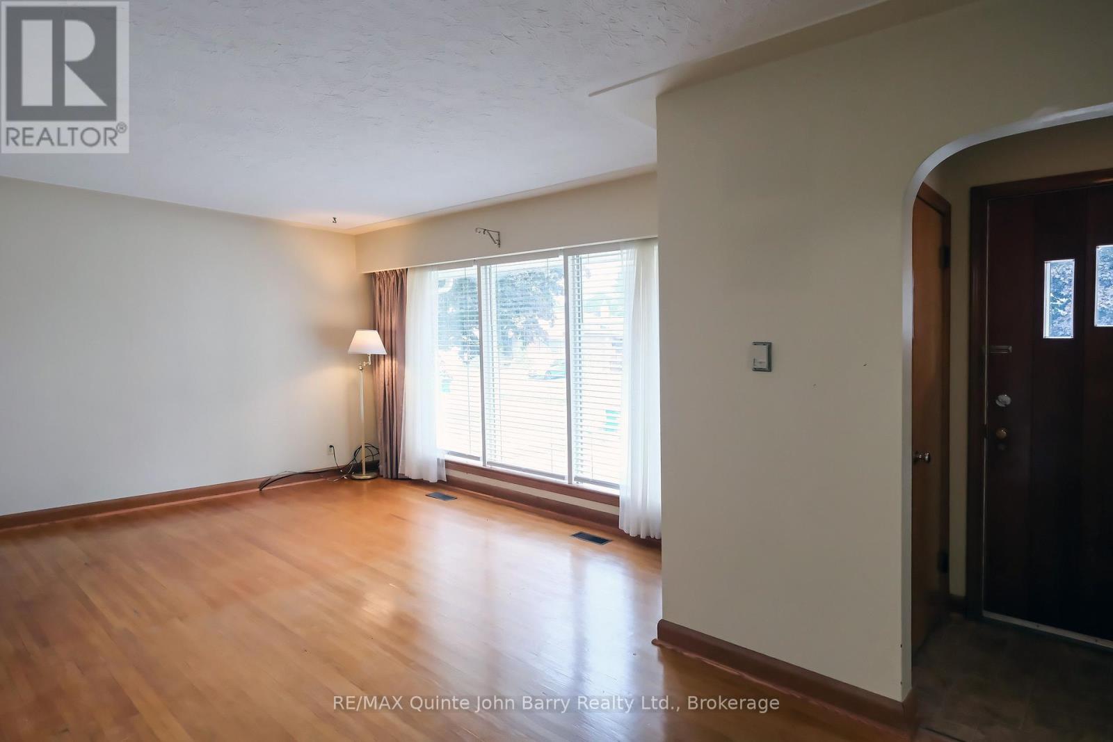14 GOULD STREET - Image 6