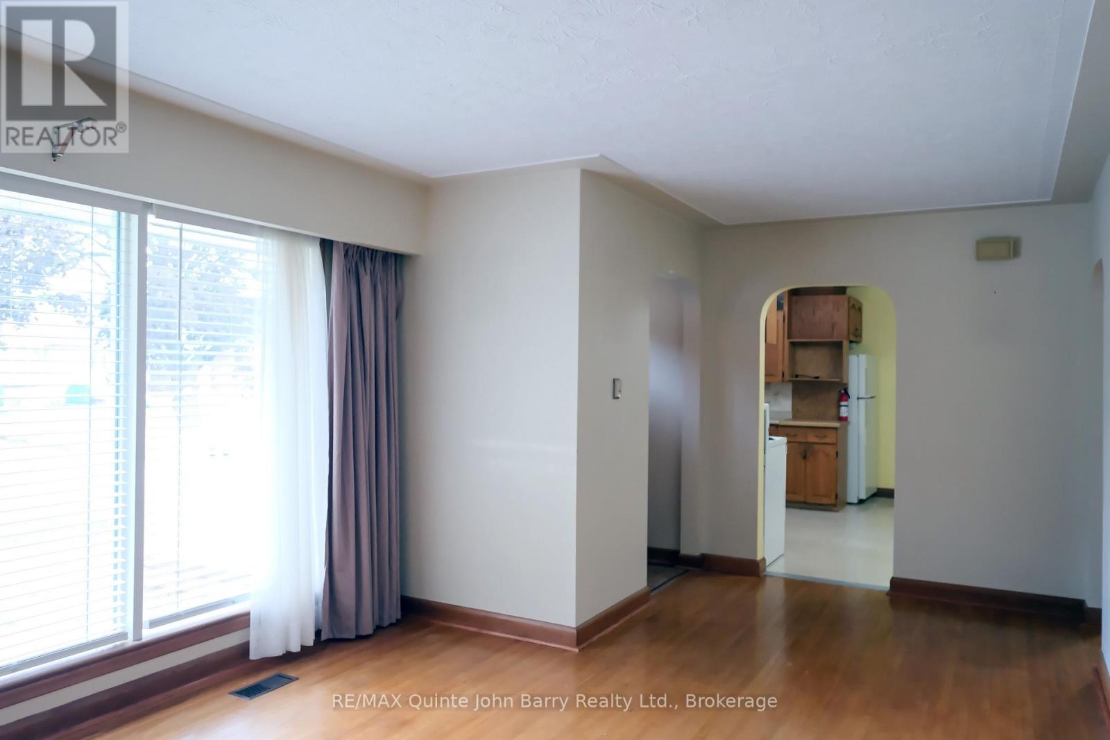 14 GOULD STREET - Image 9