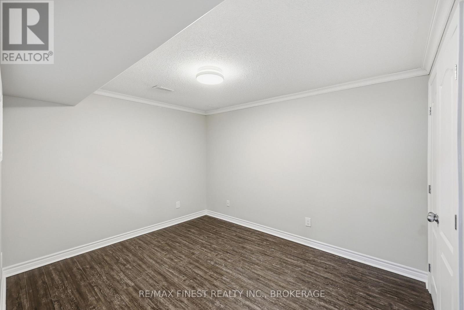 896 COTTONWOOD AVENUE - Image 31