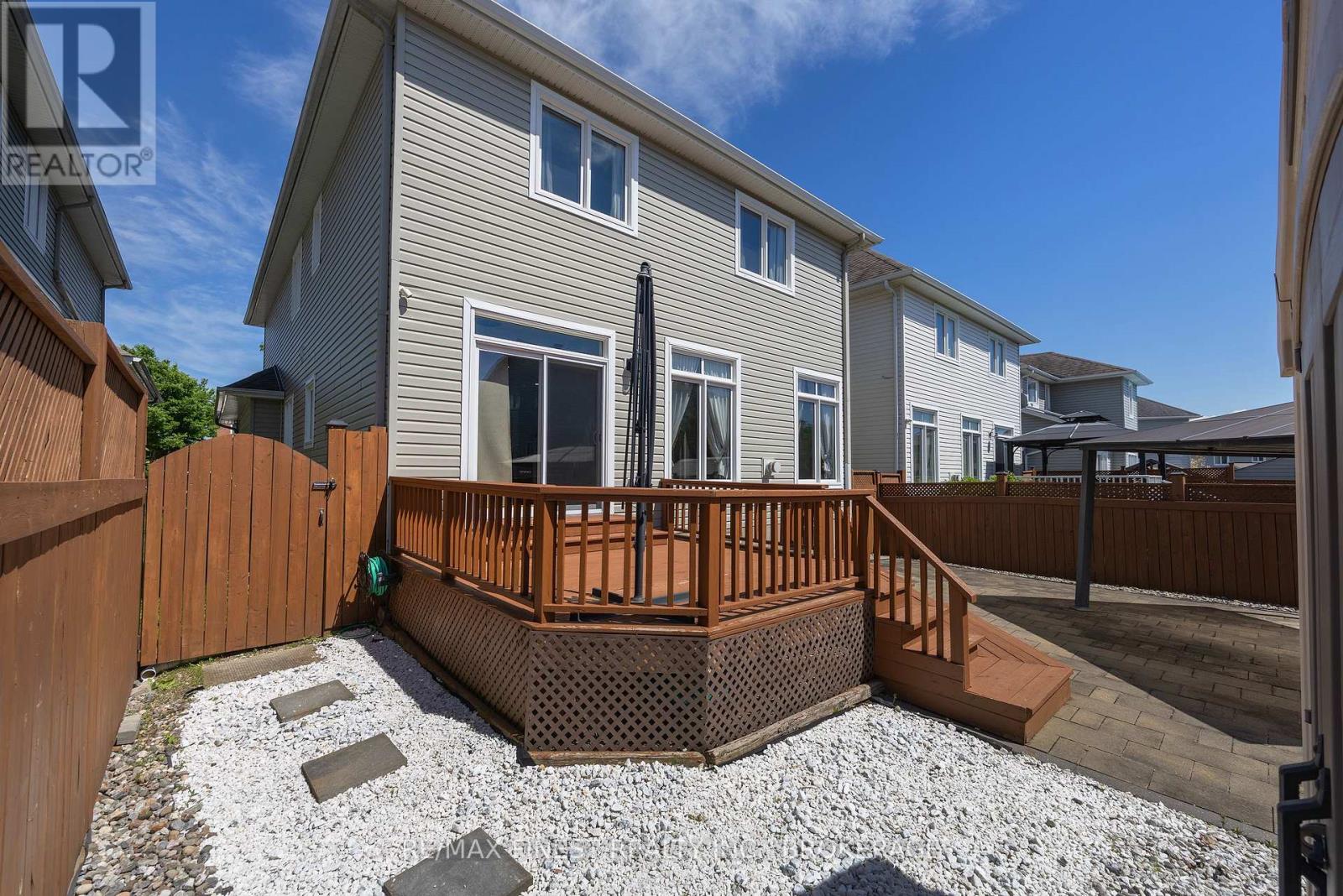 896 COTTONWOOD AVENUE - 42