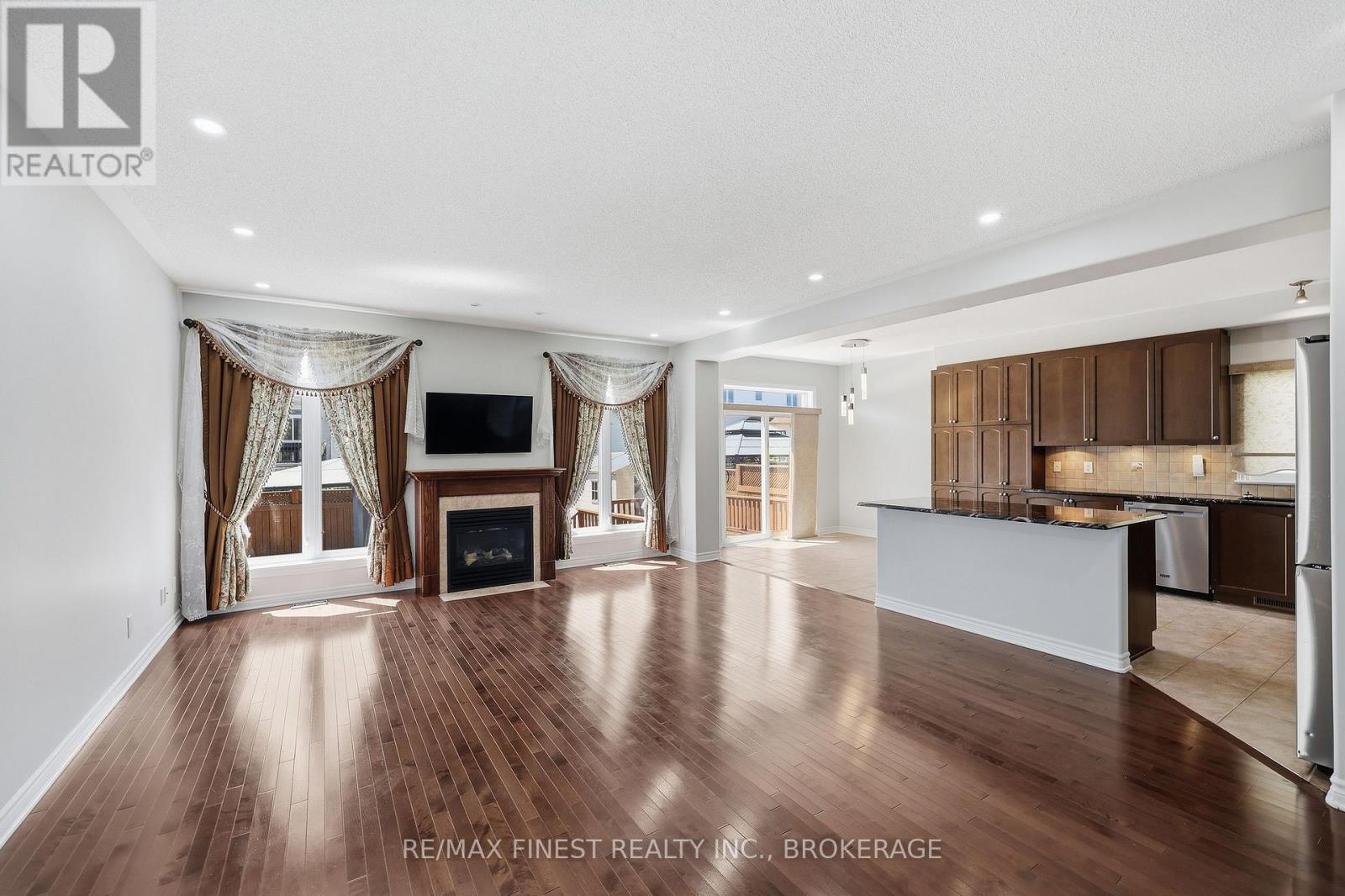 896 COTTONWOOD AVENUE - Image 6
