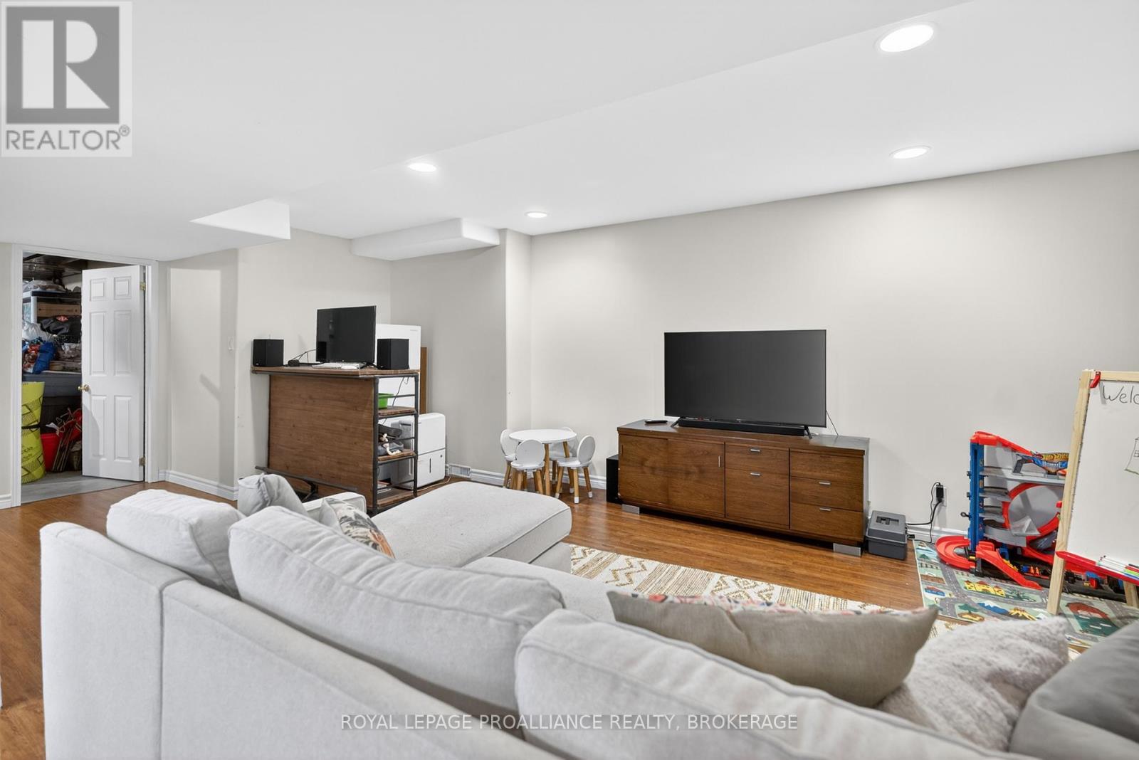 87 DALGLEISH AVENUE - Image 41