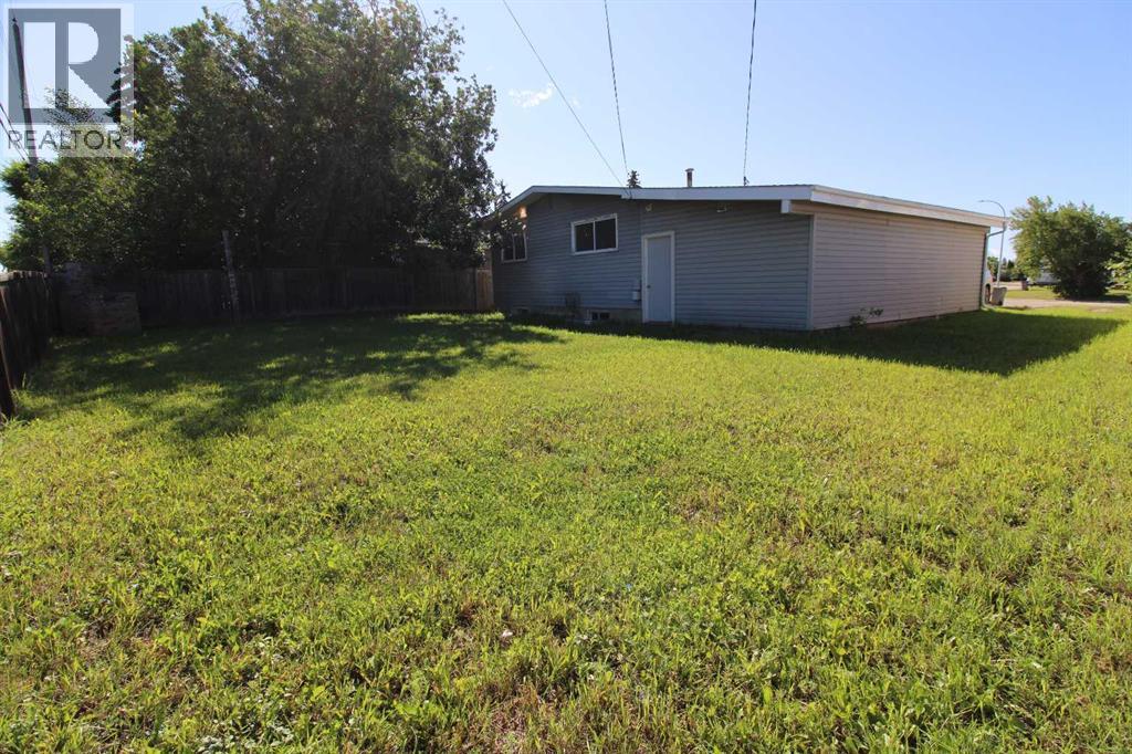 9606 115 Avenue - Image 15