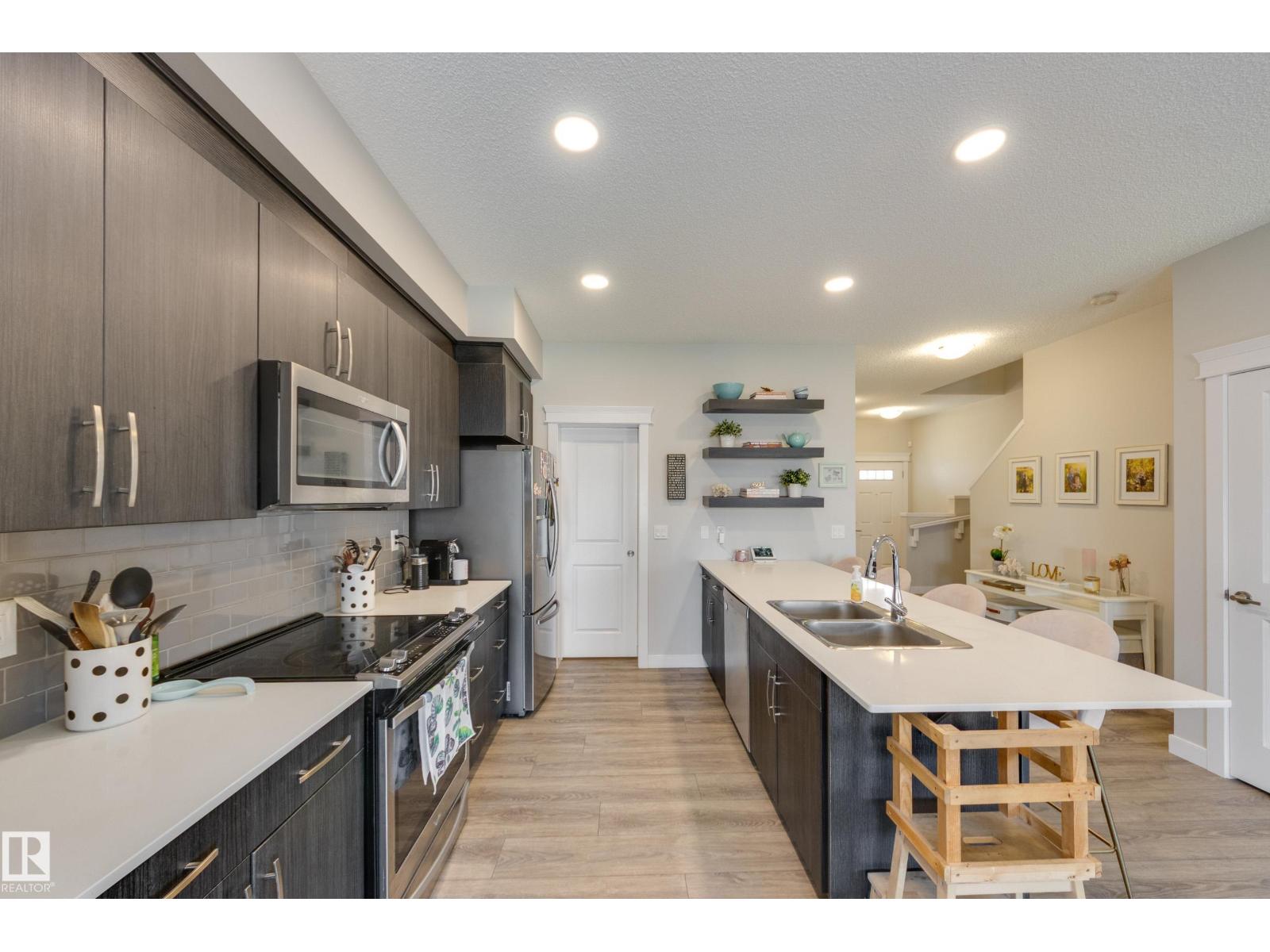 9932 223 ST NW - 7