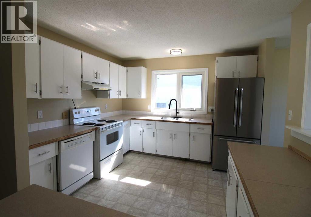 9606 115 Avenue - Image 3