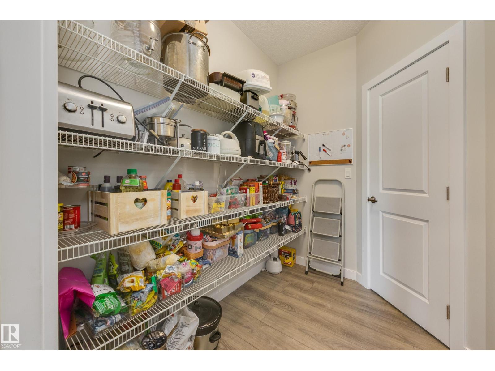 9932 223 ST NW - 8