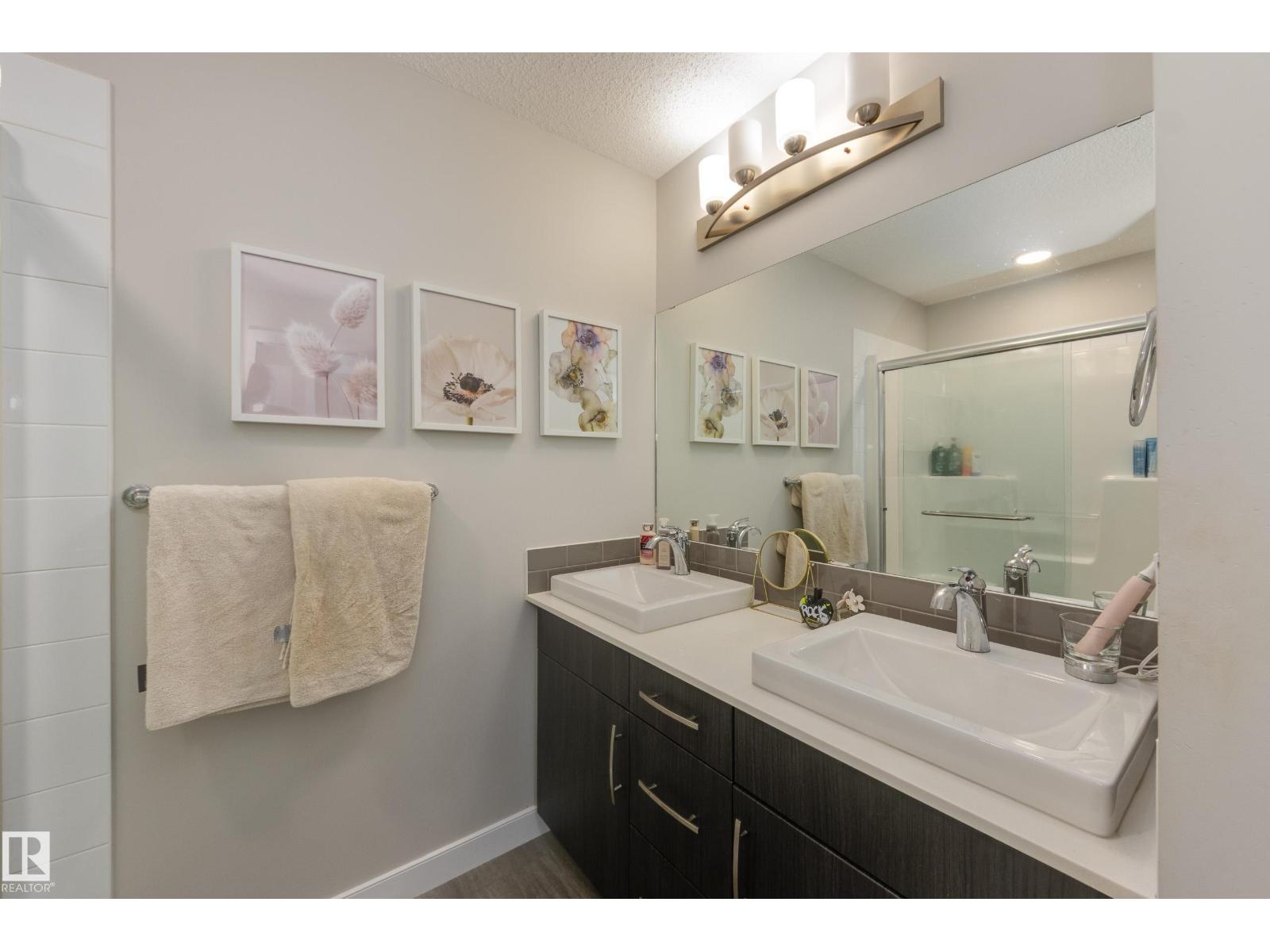 9932 223 ST NW - 26
